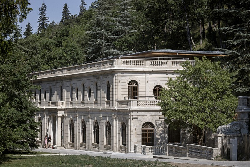 Auberge des Dauphins, Forêt de SaoûAtelier Philippe Madec